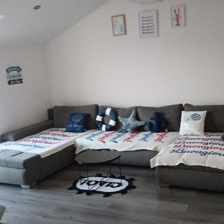 Angella Apartment Dugi Rat Exteriör bild