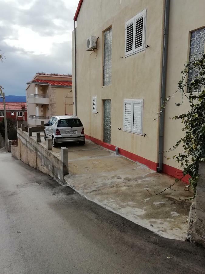 Angella Apartment Dugi Rat Exteriör bild