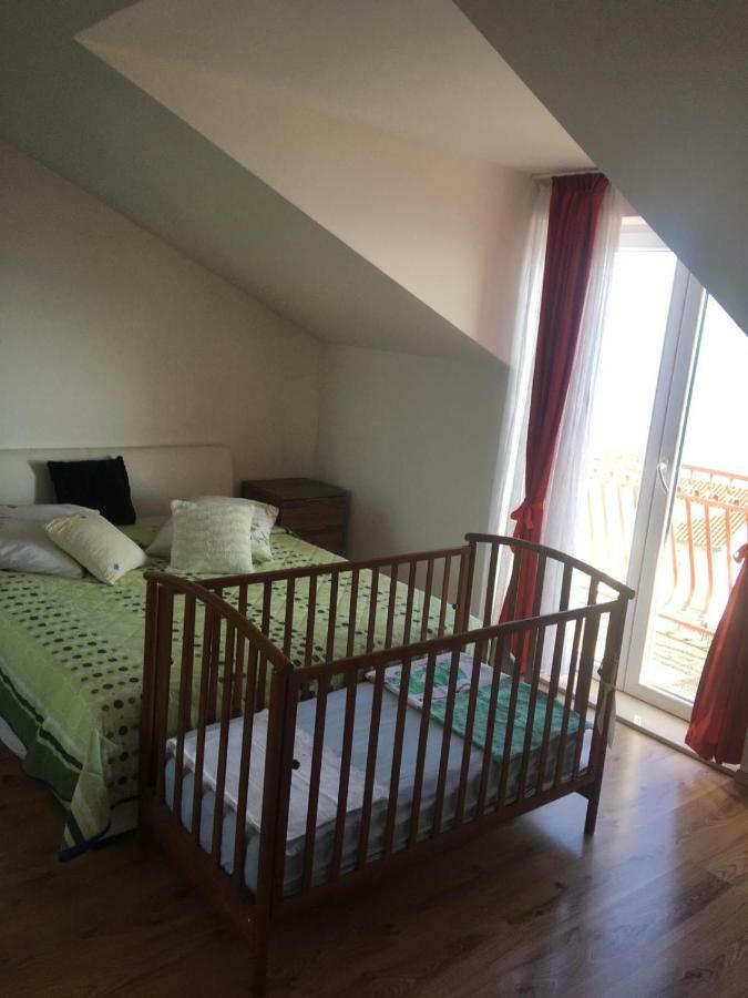 Angella Apartment Dugi Rat Exteriör bild